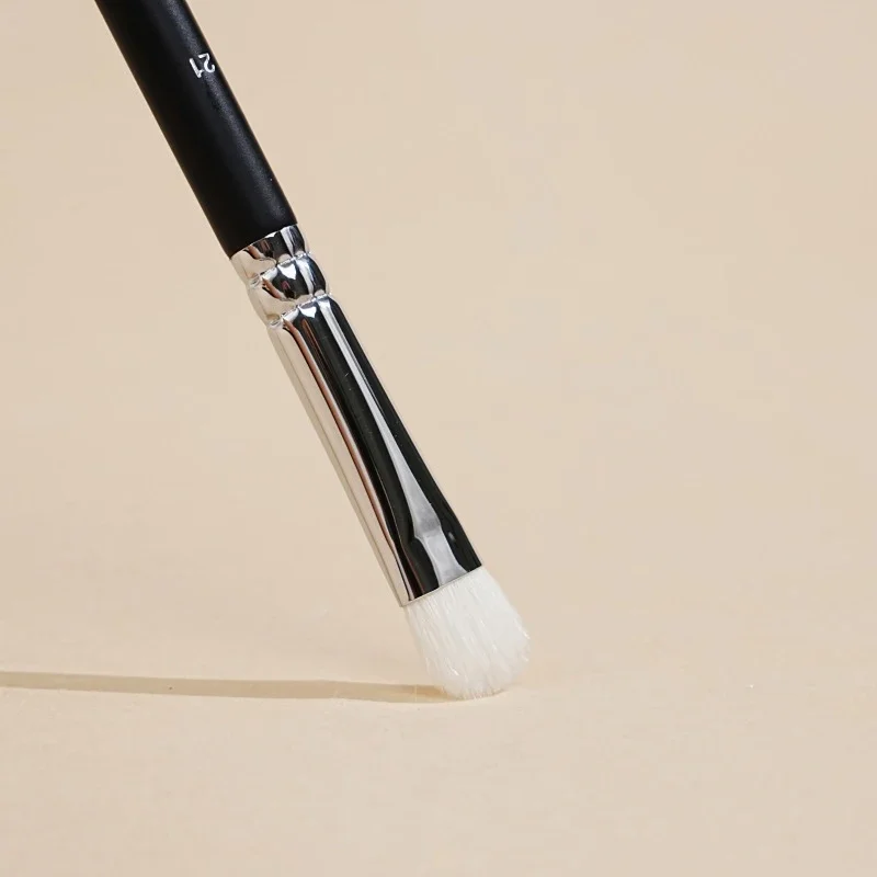 The Eyeshadow Shader Makeup Brush No 21 Soft Synthetic All Over Eye Blending Cosmetic Brush Tool