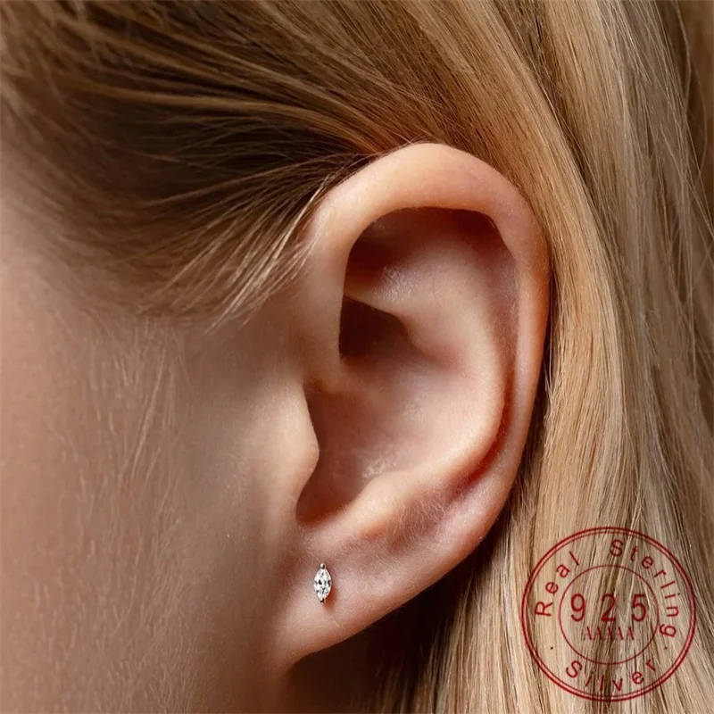 925 Sterling Silber 18K Vergoldete Mini Geometrie Ohrstecker für Frauen Besetzt mit 5A Zirkonia Winziger Alltagsschmuck
