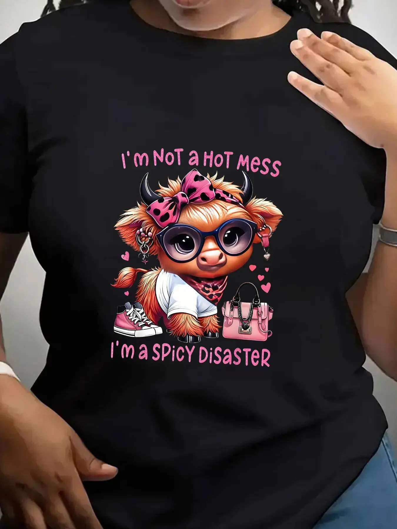 Women's Trendy Crew Neck T-Shirt Cute Cow with Fashion Accessories Suitable for Casual Sportswear