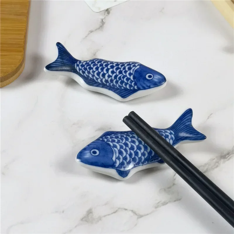 1-2Pcs Cute Fish Shape Ceramic Decorative Chopsticks Holder Rack Spoon Fork Rest Kitchen Tableware Spoon Holder