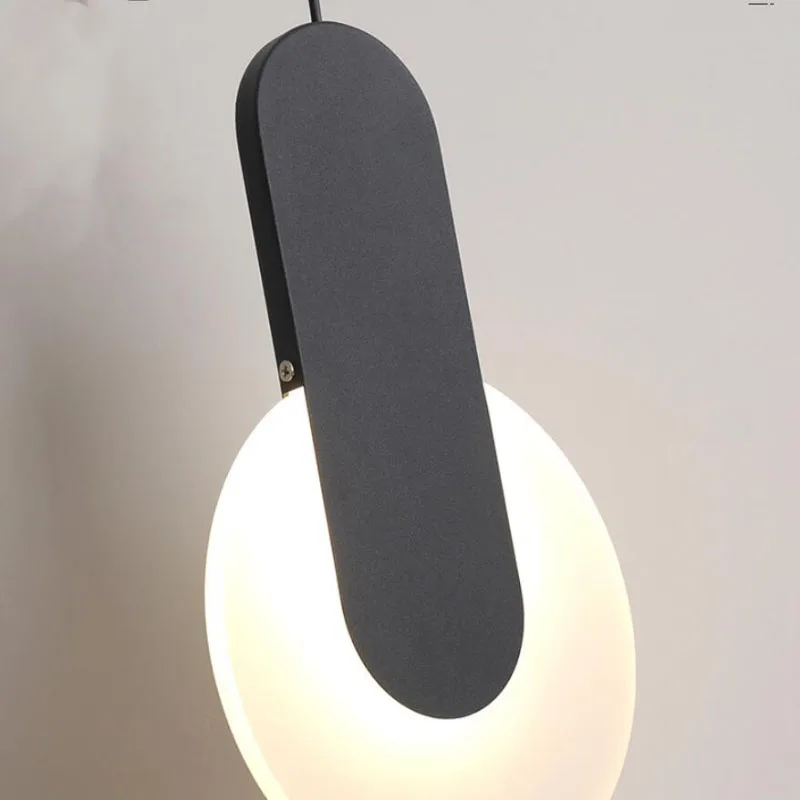 

Современные светодиодные подвесные светильники для спальни, прикроватные, для гостиной, фоновые, в скандинавском стиле, длинные ленточные подвесные люстры