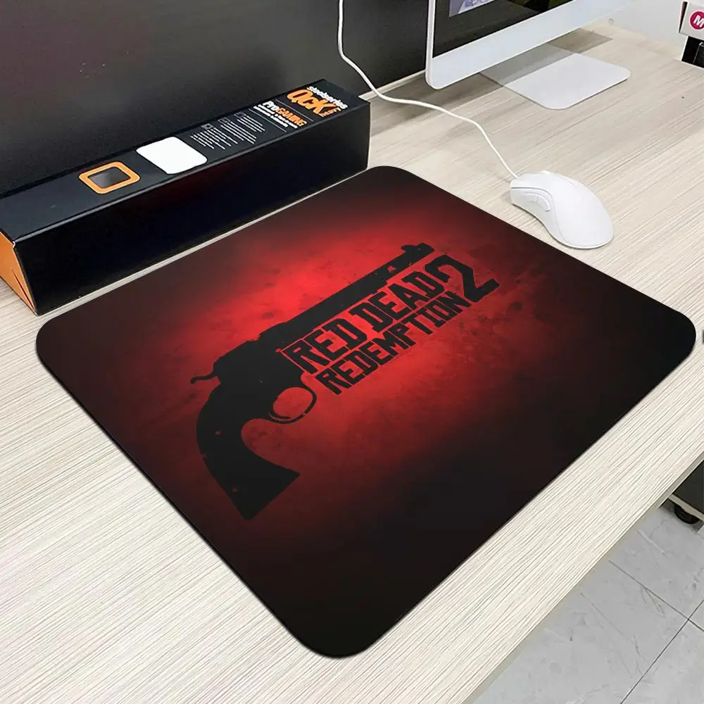 Red Dead R-Redemption 2 Mouse Pad Small Office Table Mats Computer Accessories Washable Non-slip Rubber with Precision Lock Edge