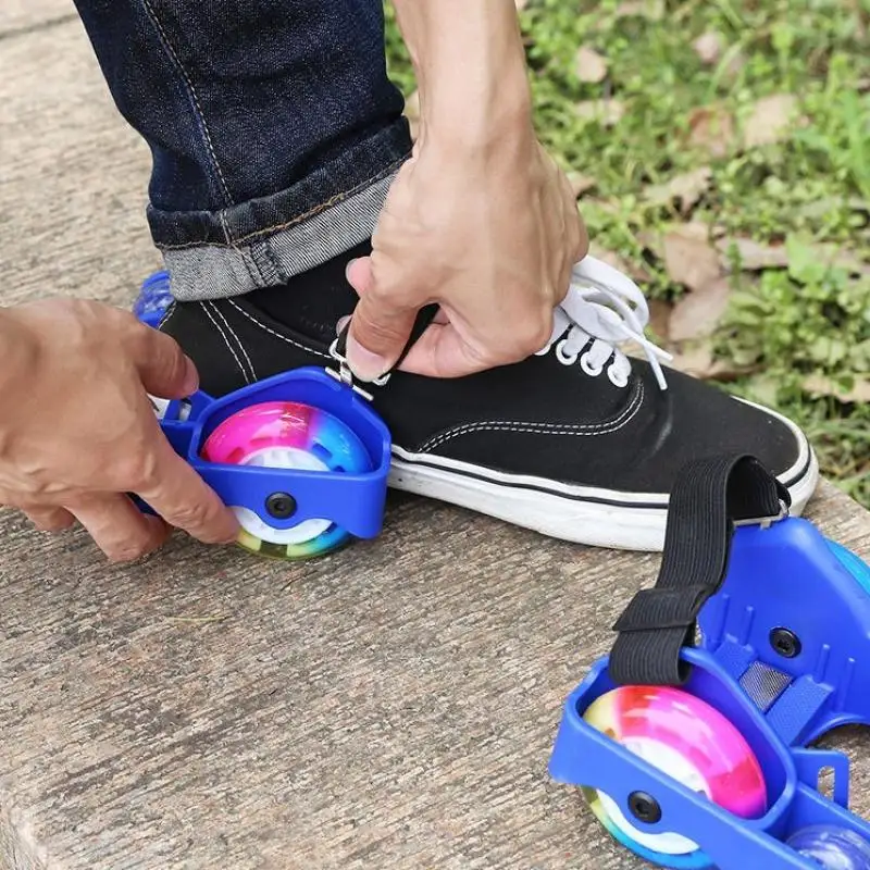 LED PU Rubber Roller Skate Shoes para crianças, 4 rodas, sapatos esportivos deslizantes, piscando ajustável, ferramentas de mobilidade, polia para crianças, meninos e meninas