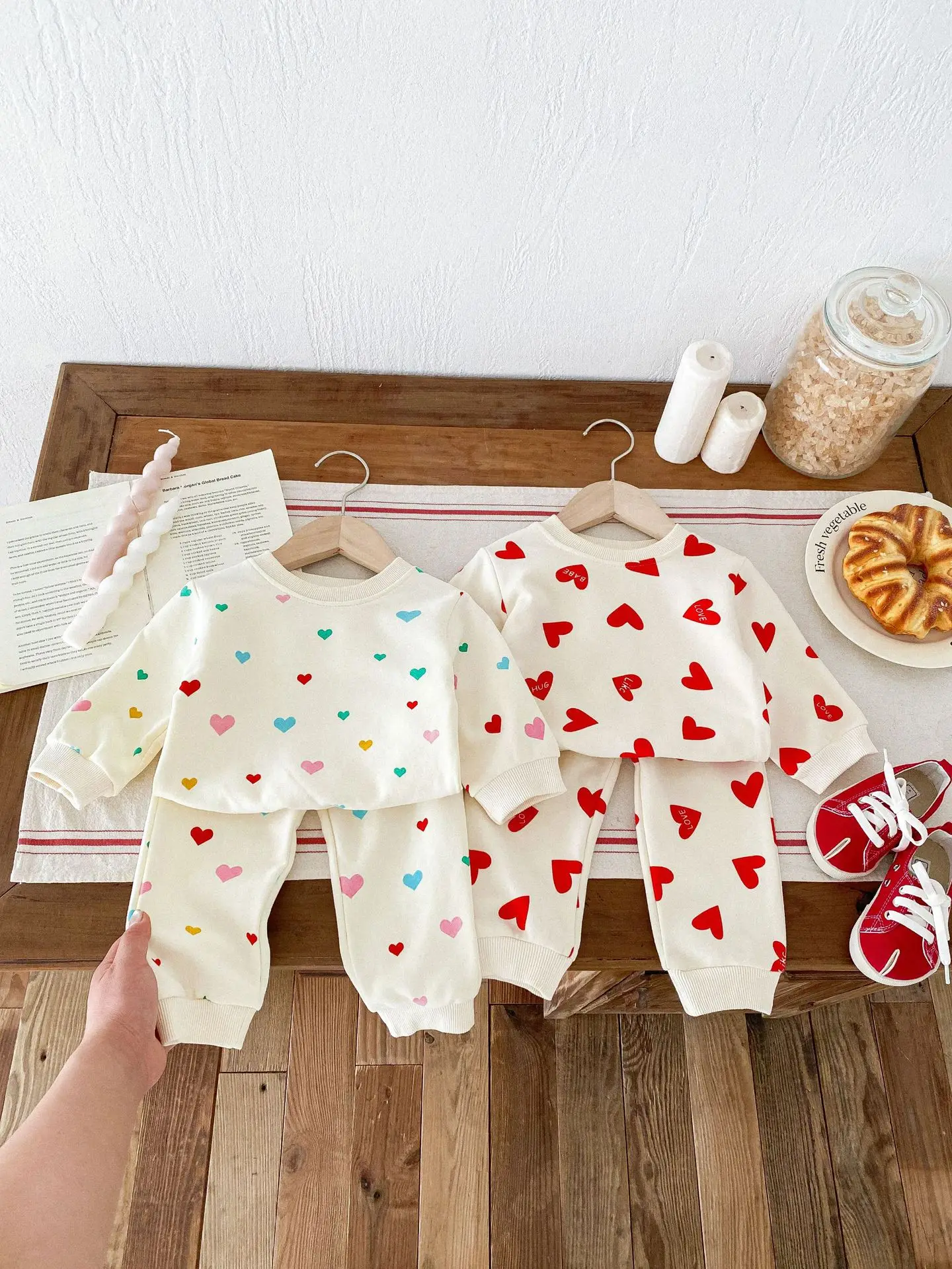 

2024 Autumn New Baby Cotton Comfortable Set Boy Girl Heart Print Sweatshirt + Pants 2pcs Suit Infant Toddler Casual Outfits