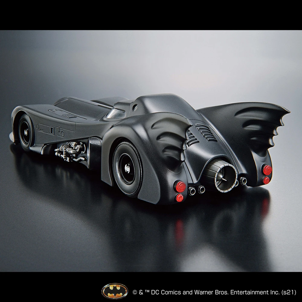 In Stock Original Bandai Batman Batmobile Bruce Wayne 1/35 Dc Genuine Anime Figur Action Figures Assemble Collection Model Toys