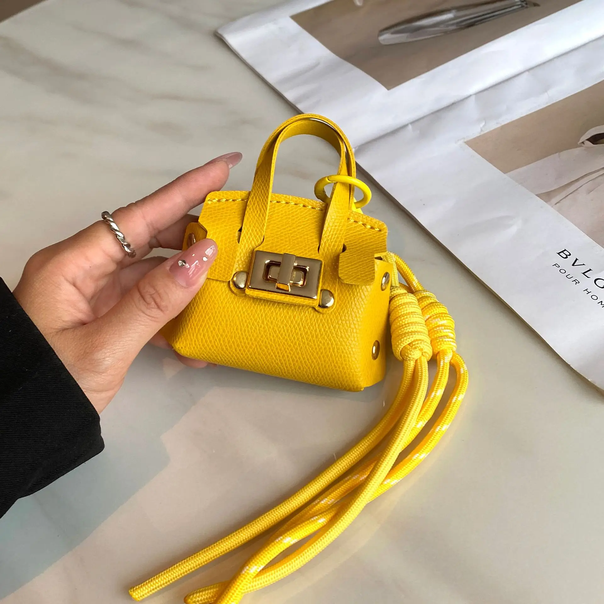 Рисунок 2 - Новая мини-сумка с подвеской