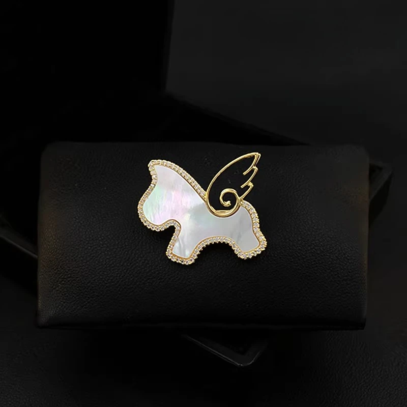 

2026 Year of the Horse Brooch Cute Shell Luxury Lapel Pin Fashion Chest Flower for Women Cardigan Blazer Accessory Jewelry Gift
