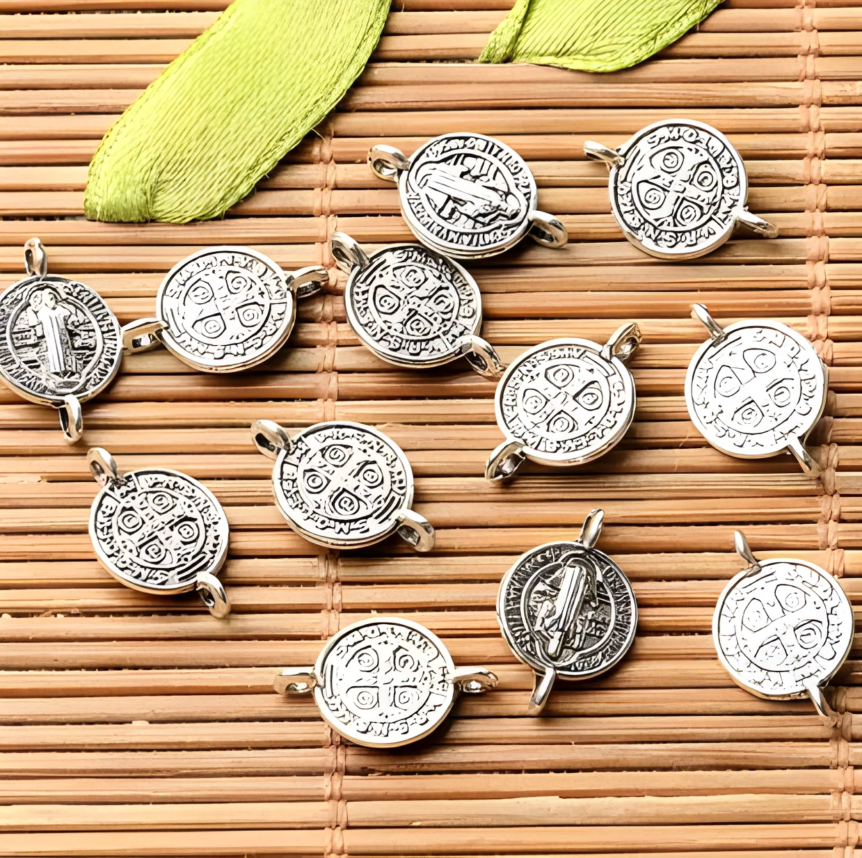 10PCS 8.7mm hole 1.3mm Tibetan silver plated jesus round 2 holes connectors HWEF3532