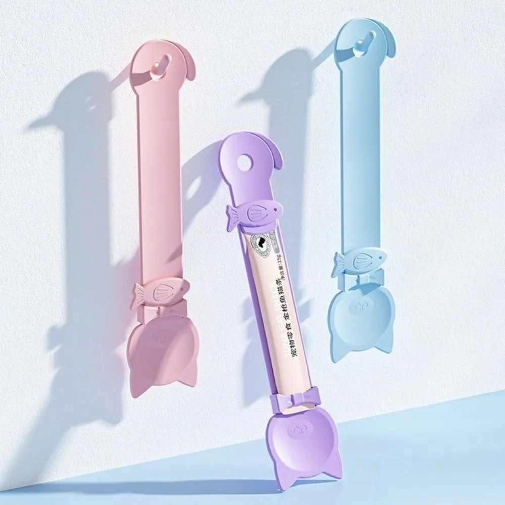

Cute Long Handle Cat Strip Feeder Spoon Bite Resistant Cartoon Lick Able Feeder Durable Cat Bar Squeeze Feeder Household