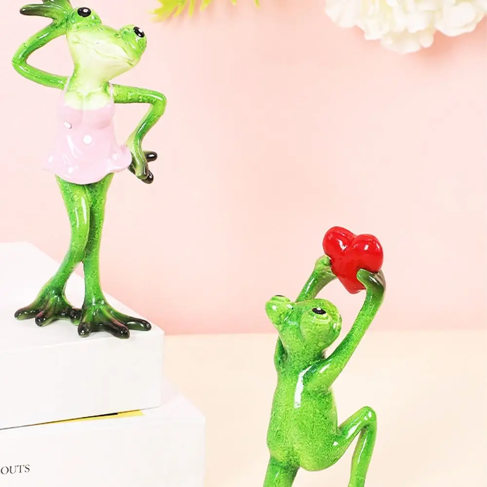 Romantic Frog Couple Figurines Green Resin Crafts Frog Confession Statue Cute Lover Frogs Ornaments Valentine's Day Gift