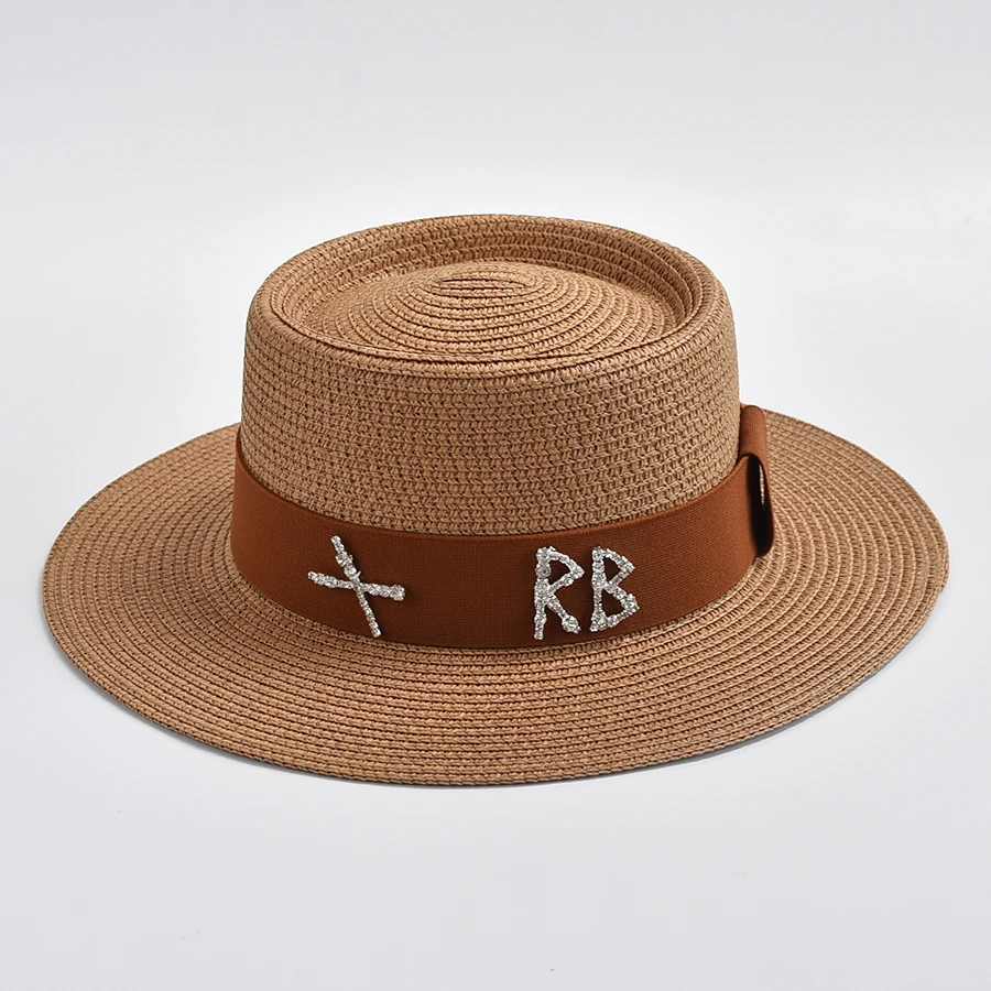 Fashionable Metal RB Letter Straw Hats for Women Summer Elegant Holidays Boater Hat Outdoor Beach Sun Hat