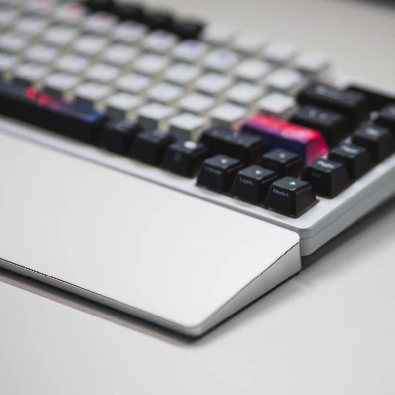 ROG Night Demon Extreme Keyboard Wrist Rest Skin Feel Glass Aluminum Alloy Palm Rest for 75% Mechanical Keyboard Palm Stress