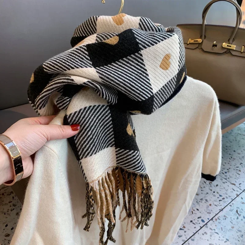 Luxury Brand Women Knitted Heart-pattern Plaid Scarf Lovey Girl Winter Warm Scarves College Leisure Shawl Wraps