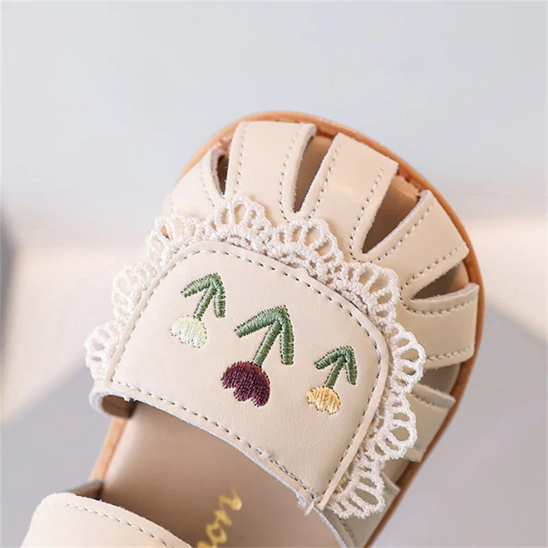 2024 New Summer Baby Shoes For Girls Cute Flower Lace Cut-outs Infant Princess Shoes Closed Toe Fashion Toddler Kids Sandals