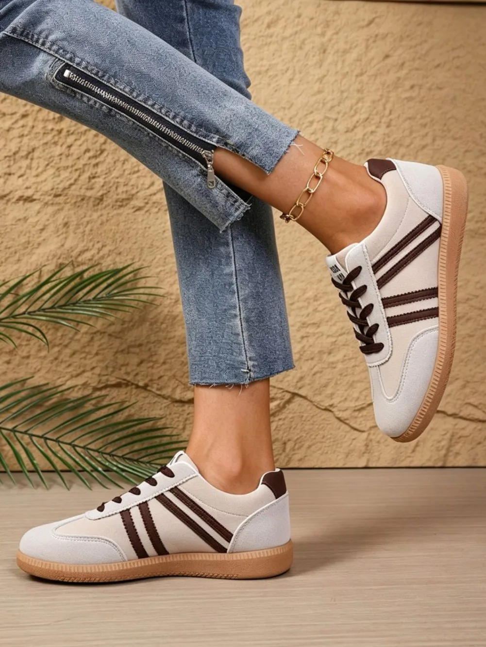 Leichte, bequeme Sneaker, modische, gestreifte Sportschuhe mit Schnürung, Damen-Freizeitschuhe, atmungsaktiv, niedrig geschnitten, mit Gummisohle. – Detail 6