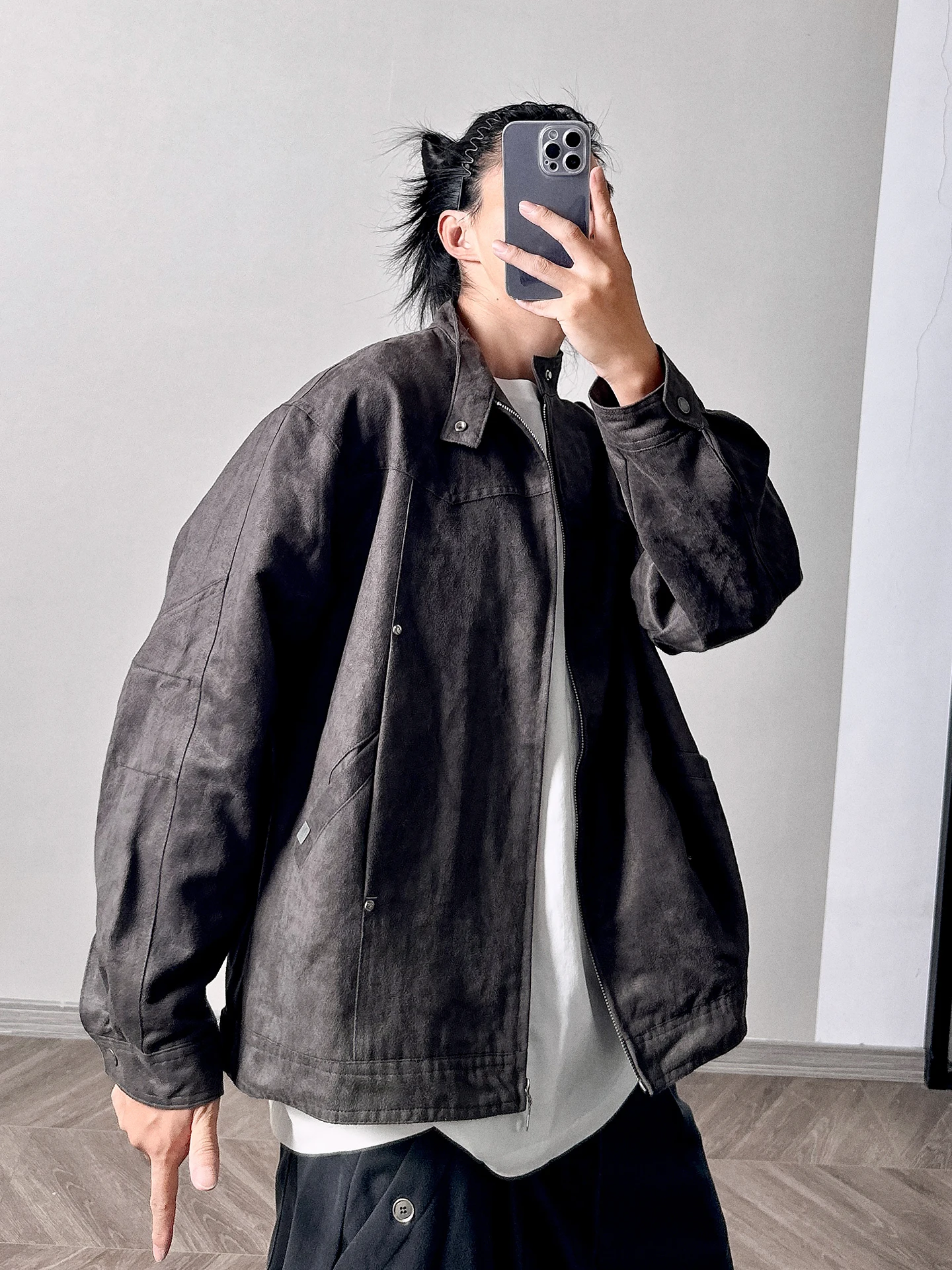 

Retro Waed Suede Leather Jaet with Rivets Stand Collar Zipper Coat for Men Casual Sle Long Sve Youth Faion Brand