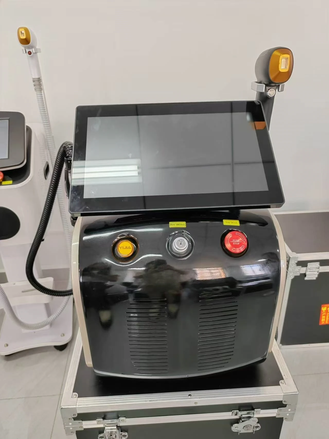 Professionnel glace titane indolore 2 en 1 Diode Laser épilation et détatouage Machine glace platine Salon de beauté spécial