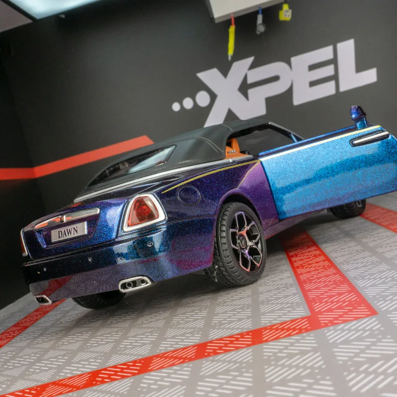 1:24 Rolls Royce, decoración de modelo de coche de aleación de lujo a la moda, puertas y capó de motor, el maletero se puede abrir para juguetes para niños