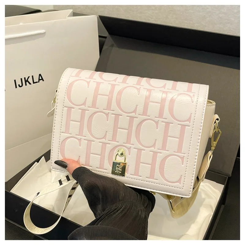 

​ Новинка 2023 года, женская большая сумка с буквенным принтом, роскошная кожаная сумка через плечо для работы, слинг на плечо большой вместимости, шикарная и просторная ​