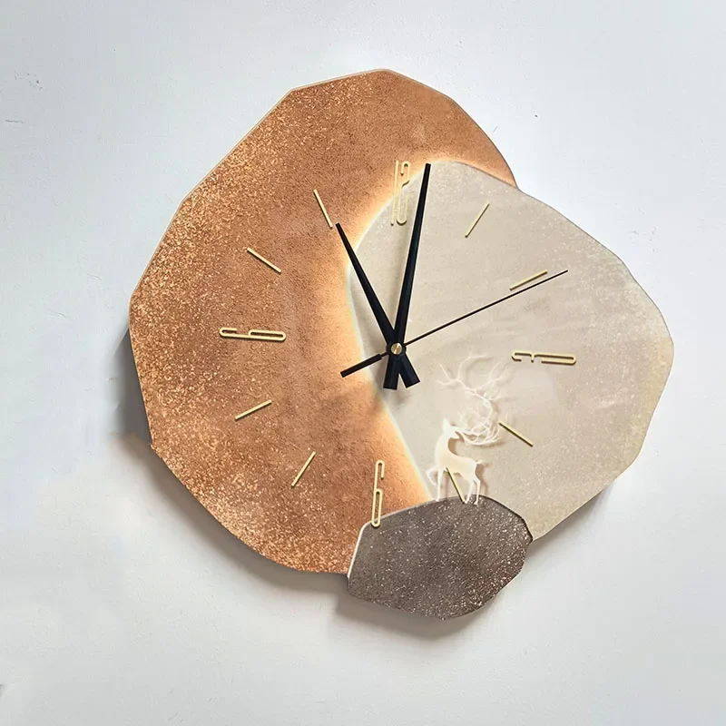 35CM Creative Quiet Indoor Wall Clock Irregular Creative Decorative Clock for The Living Room Decorated Wooden Wall Clock