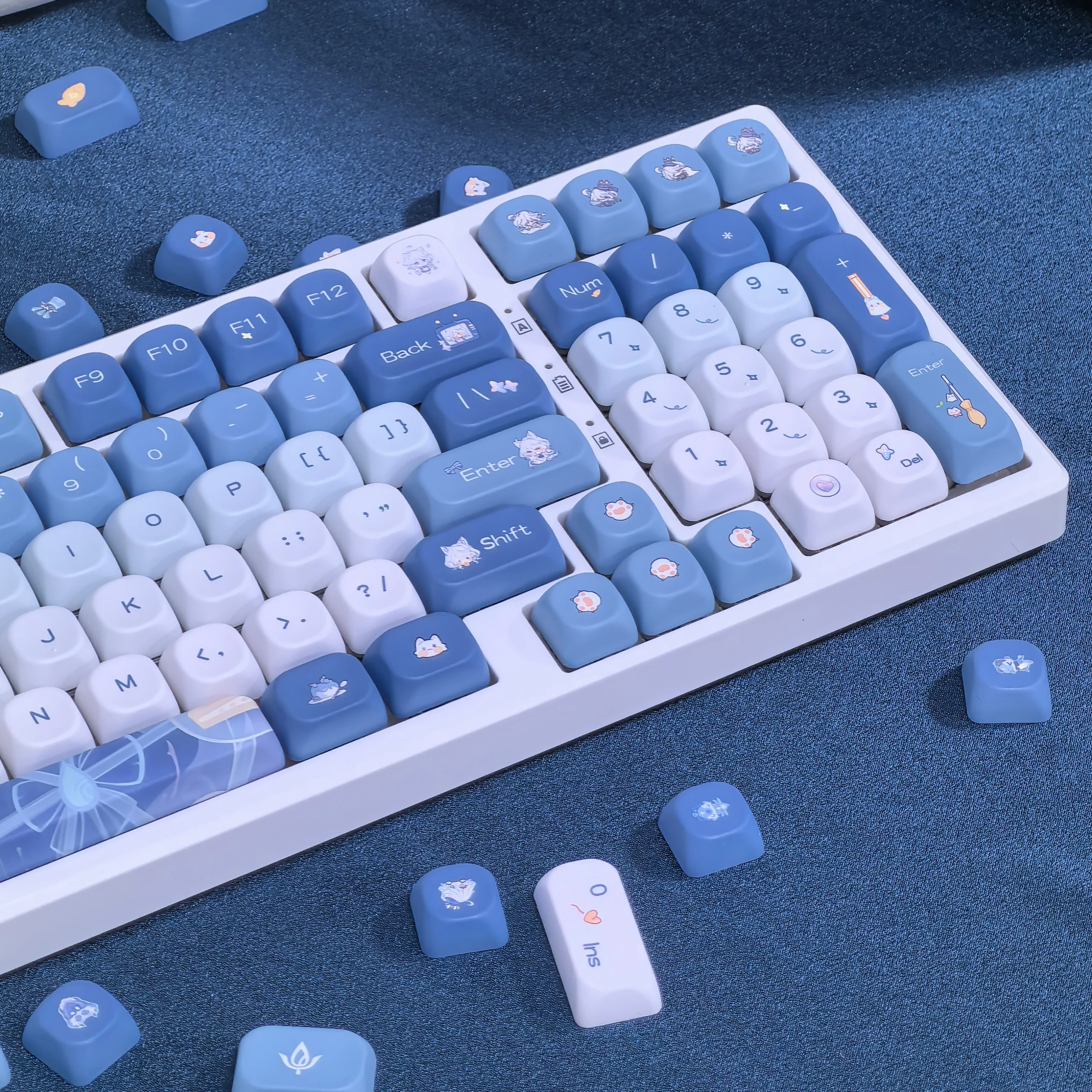 Imagem -02 - Genshin Impact Fufu Keycap 137 Chaves Azul Bonito Moa Pbt Diy87 98 104 108mx Switch Game Personagem de Desenhos Animados Xaio Frina Furina Bonito