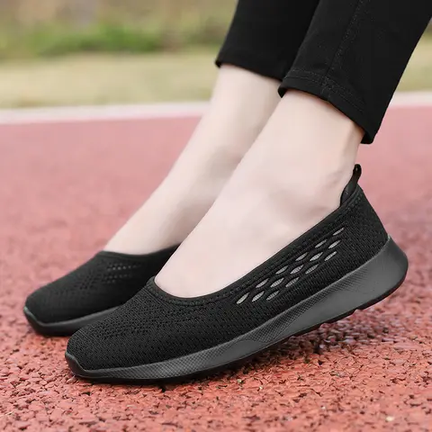 메쉬 운동화 여성 플랫 스니커즈 체육관을위한 통기성 보트 신발 초경량 여성 러닝 신발 어머니 운동화 35-42