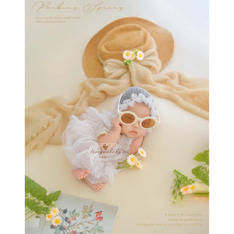 Newborn photography props full moon photos baby photos 100 day old photos photography studio childrens clothing disfraz bebes