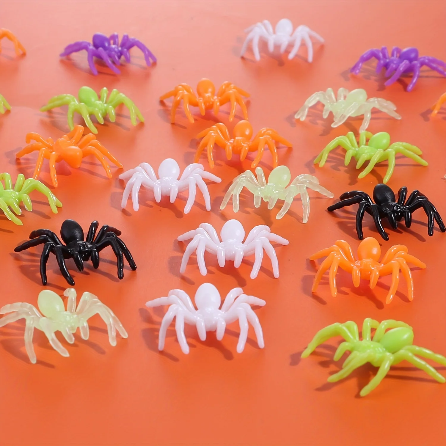 50 قطعة من زينة عنكبوت الهالوين المخيف - مثالية لإنشاء جوًا مسخنًا وديكورات عيد الميلاد والهالوين