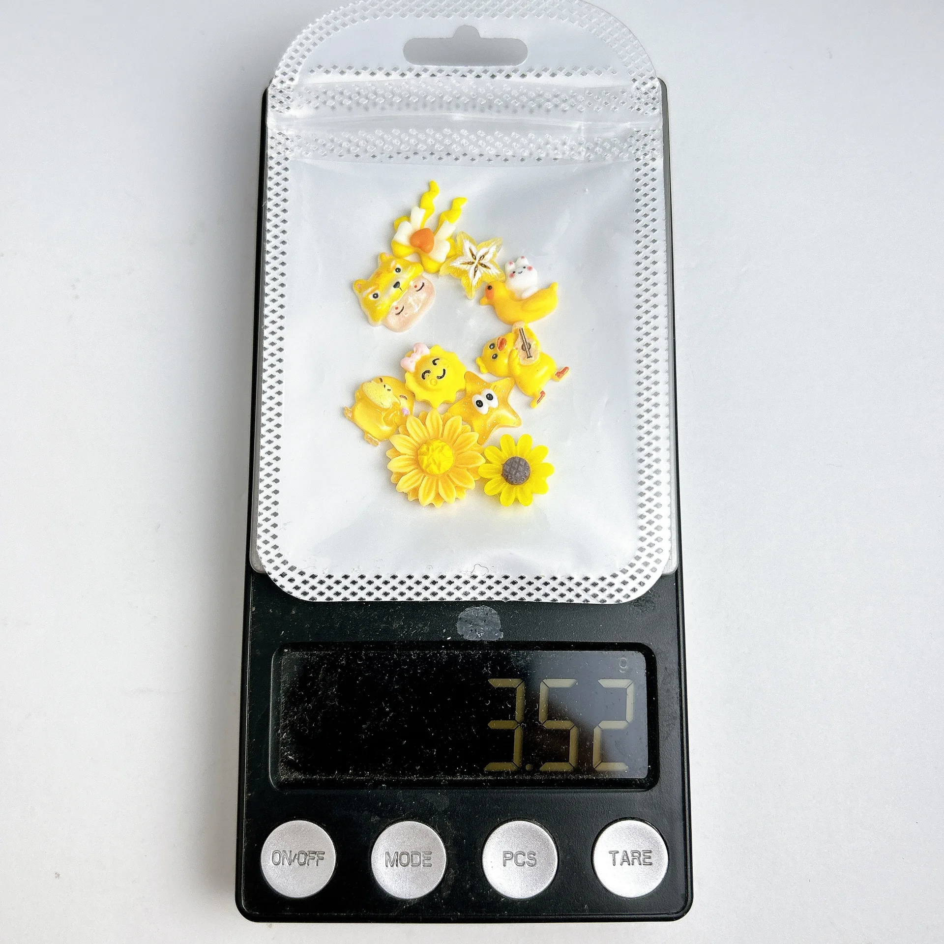 20 piezas de abalorios de resina para uñas, serie amarilla mixta, flores 3D, cinta, osos, sol, abejas, estrellas, piezas, decoración de uñas, accesorios bonitos para uñas