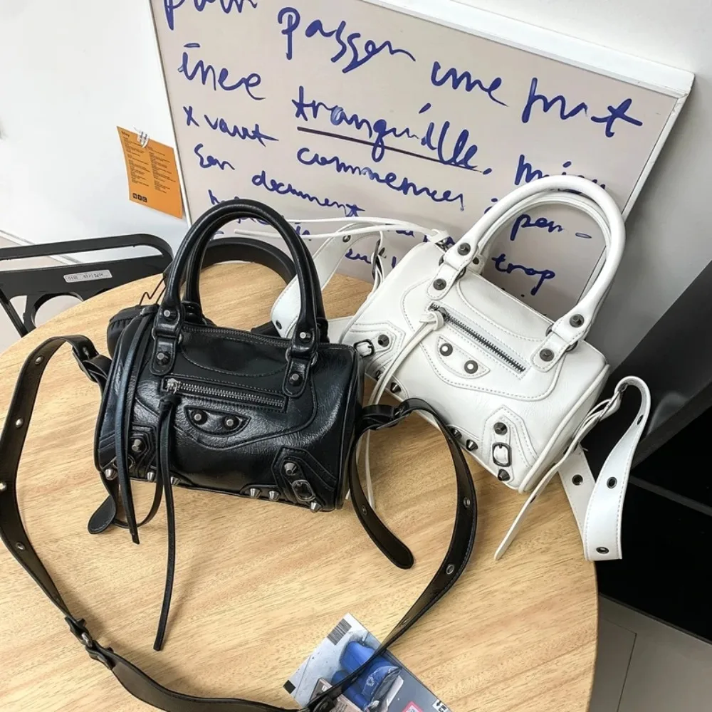 

​ ​ Сумка-кроссбоди 2026 в стиле панк-рок с заклепками, женская, с верхней ручкой, в стиле альтернативного гранж-шика, на плечо ​