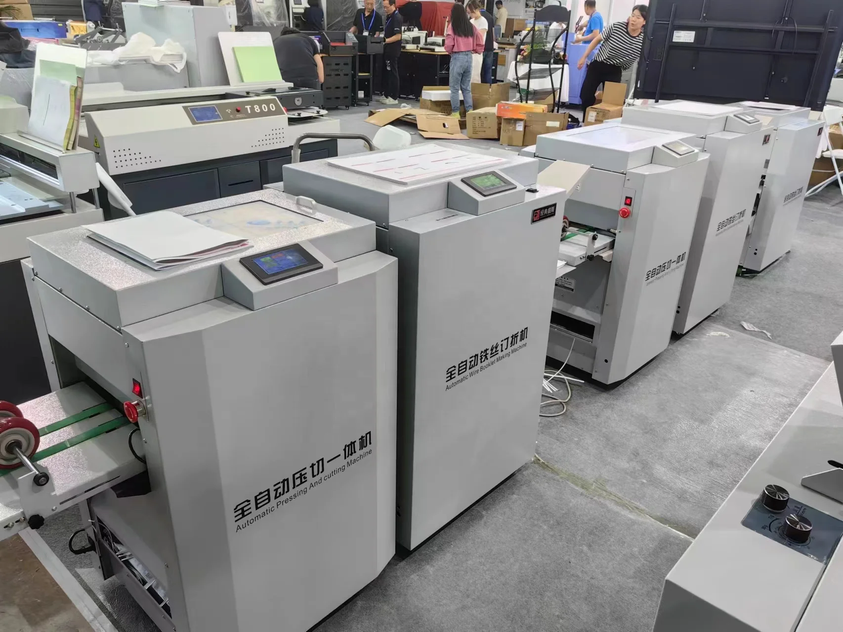 QK-Z1710 Macchina piegatubi automatica per rilegatura a filo per notebook con sistema di cucitura per libretti ad alta velocità di vendita calda per libri