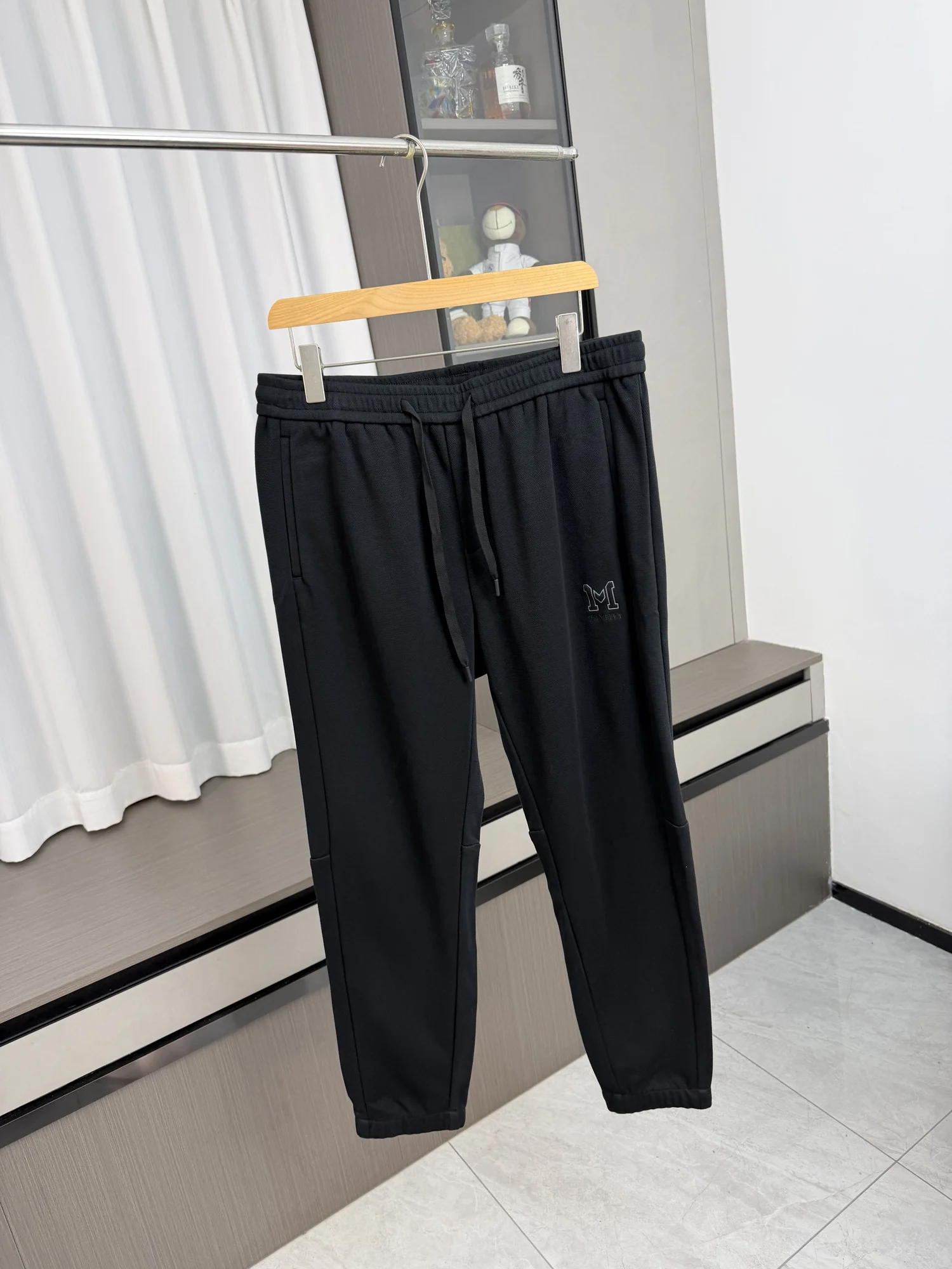 

Skin-Friendly Breathable Men's Casual Dstring Sweatpants Autumn Winter Versatile Simple Spor Loose Fit Straight Leg Pants