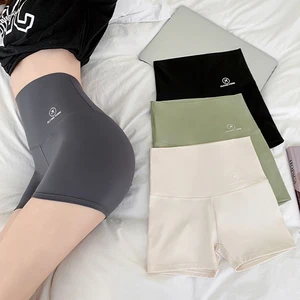 En çok satılan 12, karnını saklıyor-no. 12