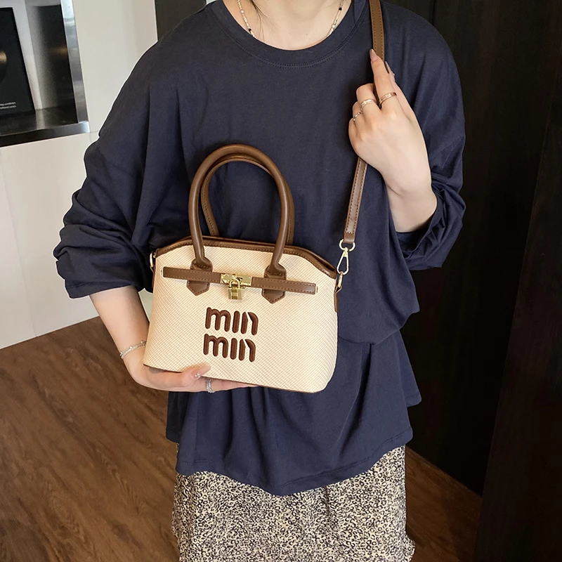 

Luxury Brand Famous Designer Women's Tote Bag Classic Elegant In Leather Material Popular Shoulder Style