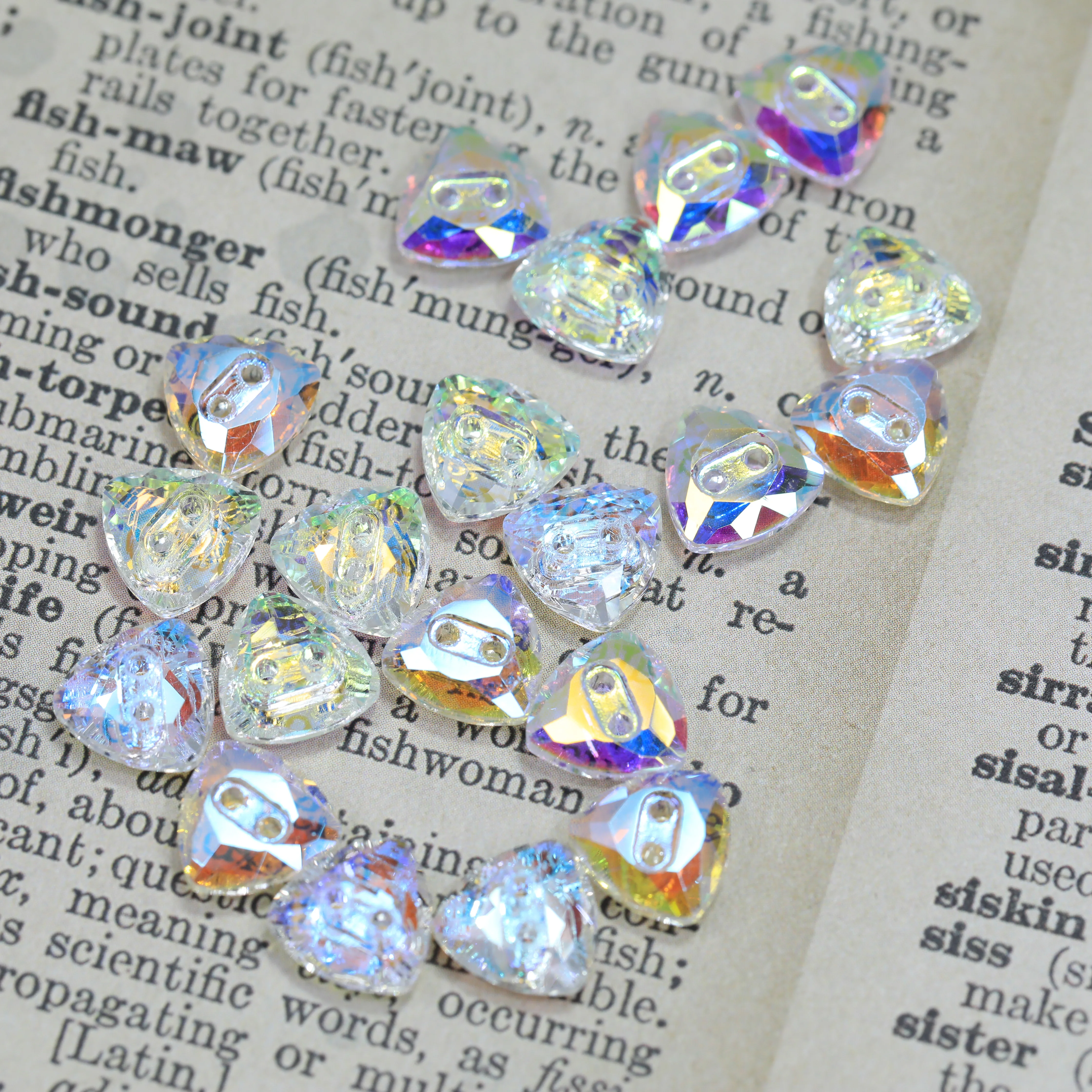 Glitzernde Glaskristall-Trilliant-Knöpfe im Steindesign zum Aufnähen, normale Farbe, glänzende Strasssteine, Bling-Dekorationen für Kleidung und Taschen – Detail 6