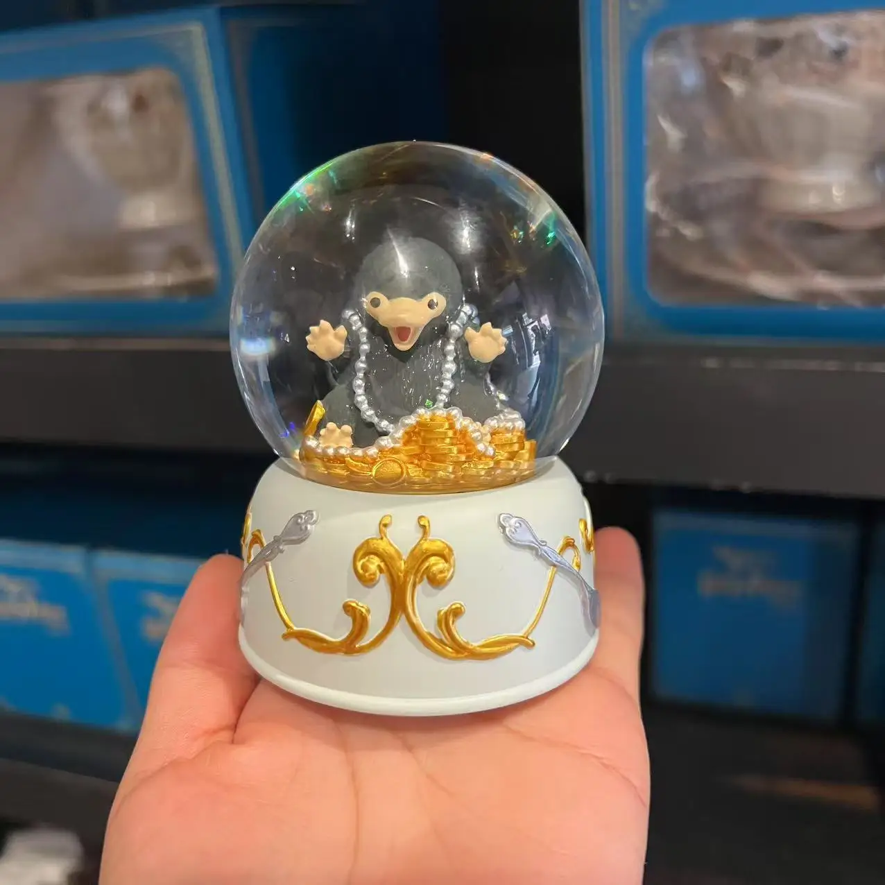 

Пекинские универсальные студии Гарри Поттер, фантастические звери, золото, глотающие существа, нифлер, снежный шар, орнамент, сувенир, подарок