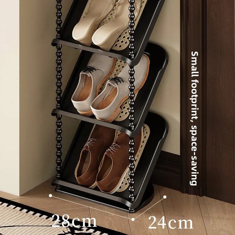 Sapateira inclinada de vime medieval do chão ao teto atrás da porta Prateleira de canto de entrada multicamadas economiza espaço multiuso