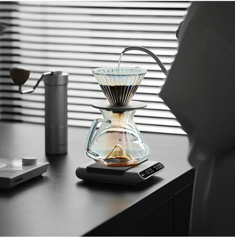 MHW-3BOMBER Hill Coffee Server Guide Extraction Pour Over Coffee Server Ergonomic Handle High-Borosilicate Glass For Barista