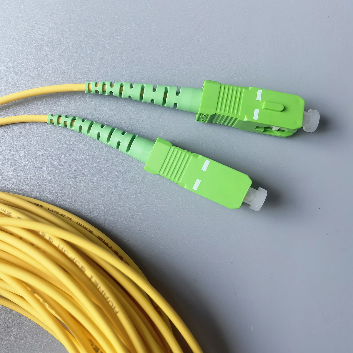 Fiber Optik Yama Kablosu FTTH LSZH SC/APC-SC/APC Çapı 2.0mm Tek Modlu Simpleks Çekirdek Uzatma Kablosu Fiber optik 10M/15M