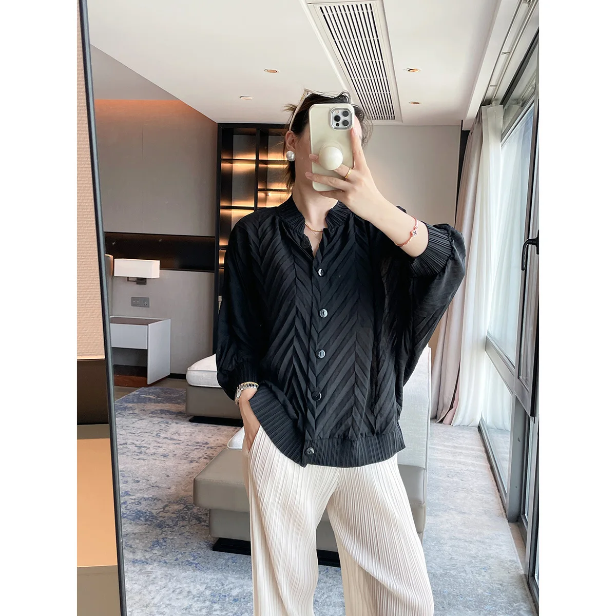 

Miyake Jacket Women's 2025 Autumn New Solid Color Loose Casual Pleated Jacket Stand Collar Single Breasted Versatile Top