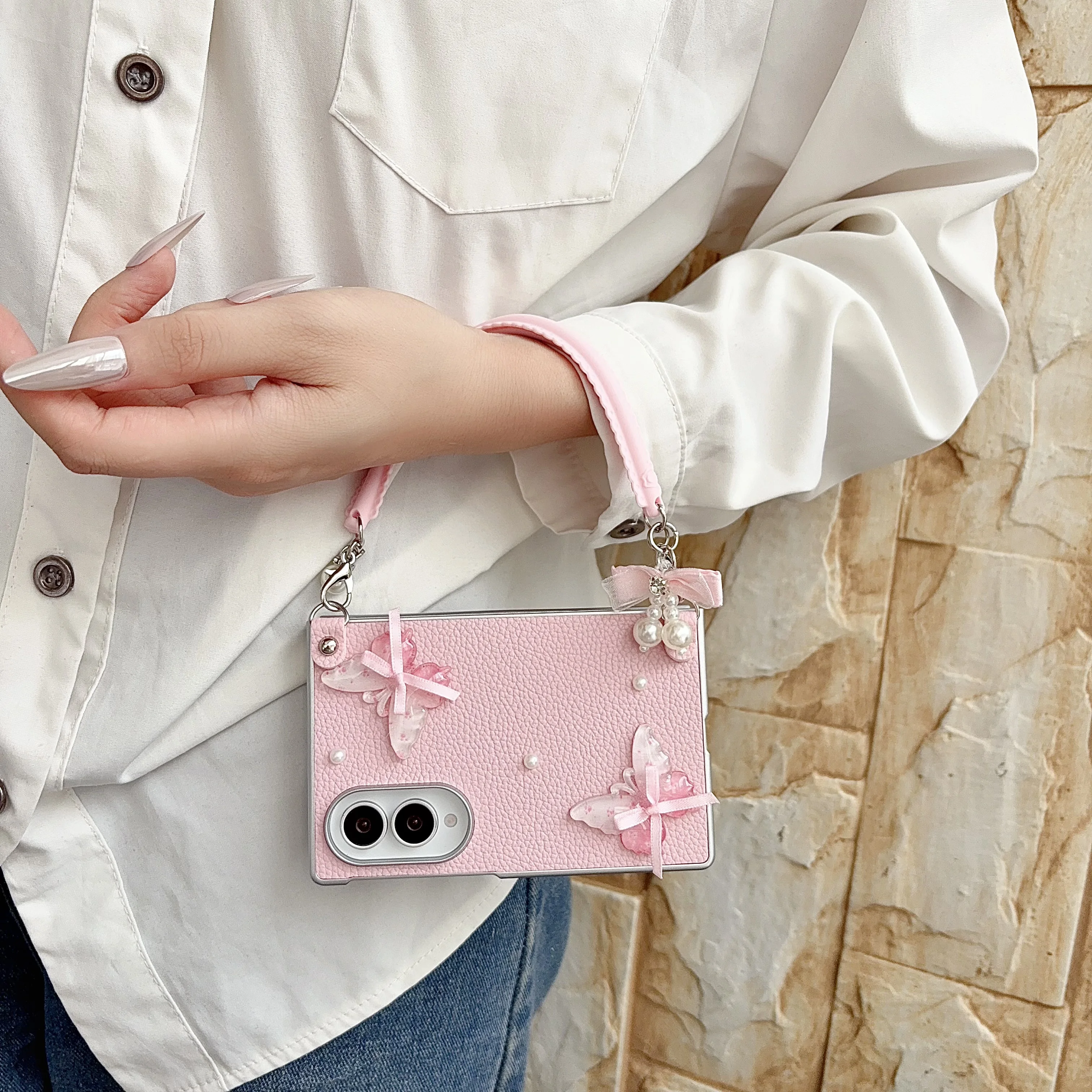 Etui na telefon Samsung Galaxy Z Fold8 Fold 8 Wide ze skóry z wzorem 3D motyla, perłami i liściem litchi, odporne na wstrząsy, z elastycznym paskiem, smukłe. — zdjęcie produktu 4