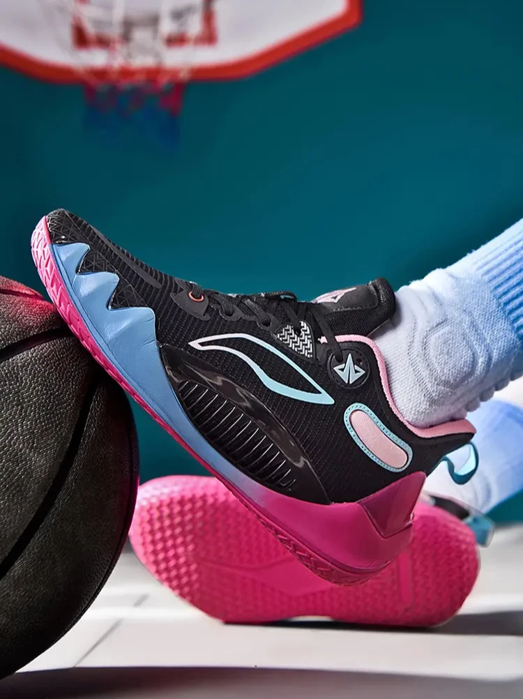 أحذية كرة سلة احترافية جديدة مضيئة ومنخفضة الجودة، أحذية رياضية خفيفة وناعمة للطلاب الذكور، أحذية ألعاب التدريب