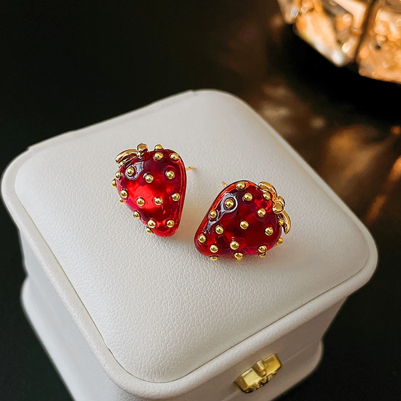 Fashion Personality Three-dimensional Strawberry Women Earrings Sweet 2024 Trend Design Fruit Girls Party Earrings Jewelry