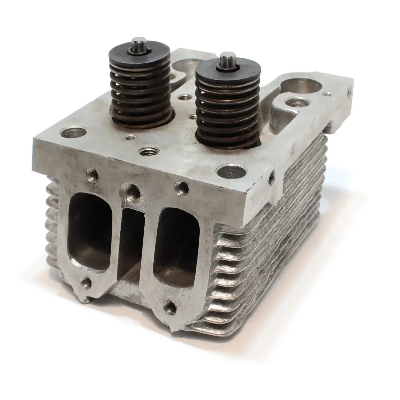 Cylinder head assembly T-40 T-25 T-16 MTZ-80 MTZ-82 Spare Parts Supply