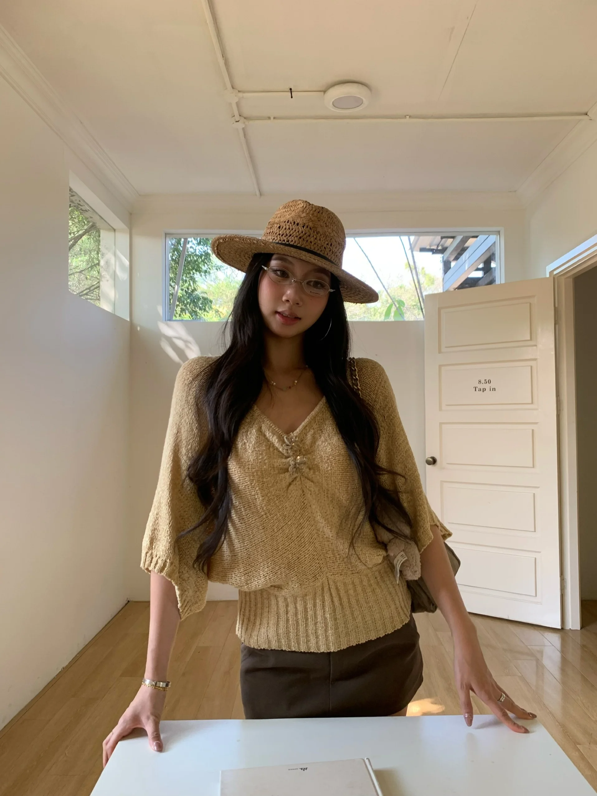 

Fortunee Spring Summer V-Neck Hollow Batwing Sleeve Thin Knitted Sweater Women Lazy Design Sense Short Top Breathable Skin-Fr...