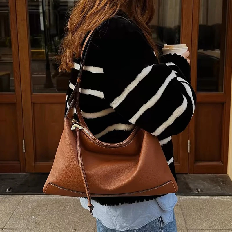 England Style Tote Bags For Women Luxury Designer Handbags Purses 2024 New In PU Retro ​​Tassel Large Capacity Underarm Shoulder