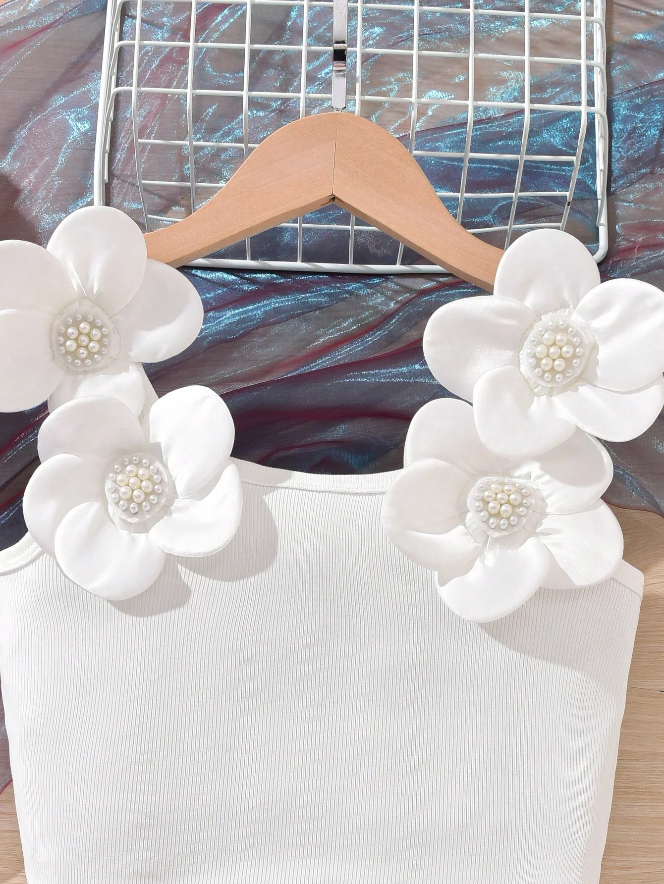Girls' Summer Fashion White Top with Floral Decoration & Rose Red Skort 2-Piece Set 5