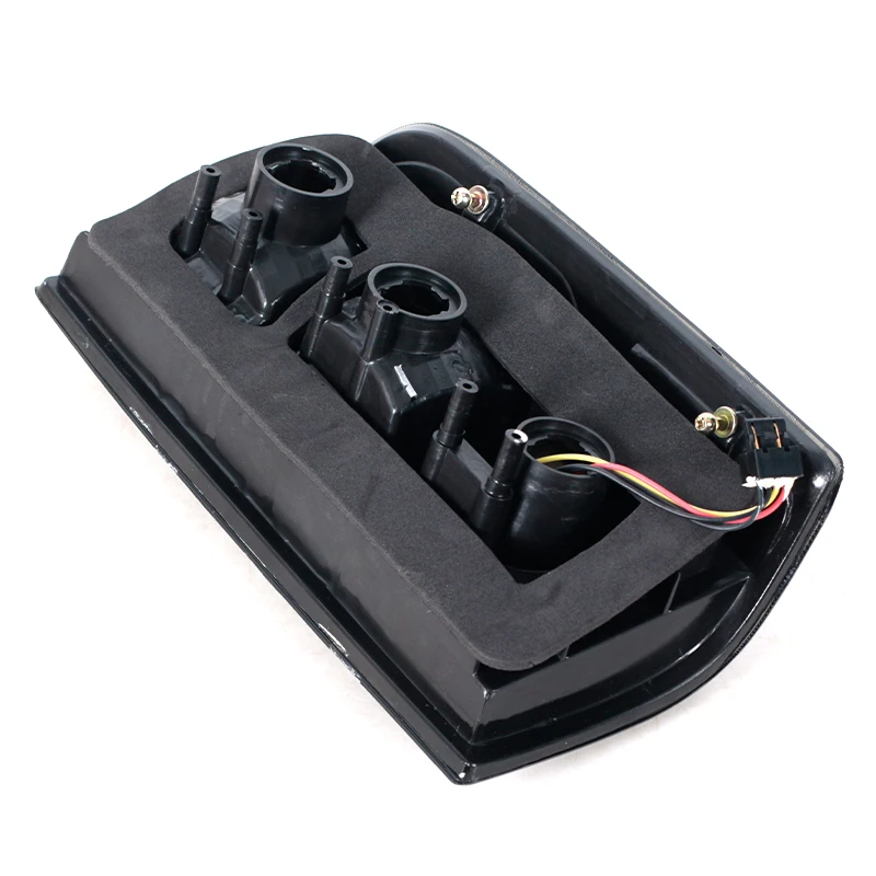 Rear Tail Light ABS Brake Lamp Tail Lamp Warning Signal Lamp Accesories For Nissan Patrol Y61 1997 1998 1999 2000 2001-2004