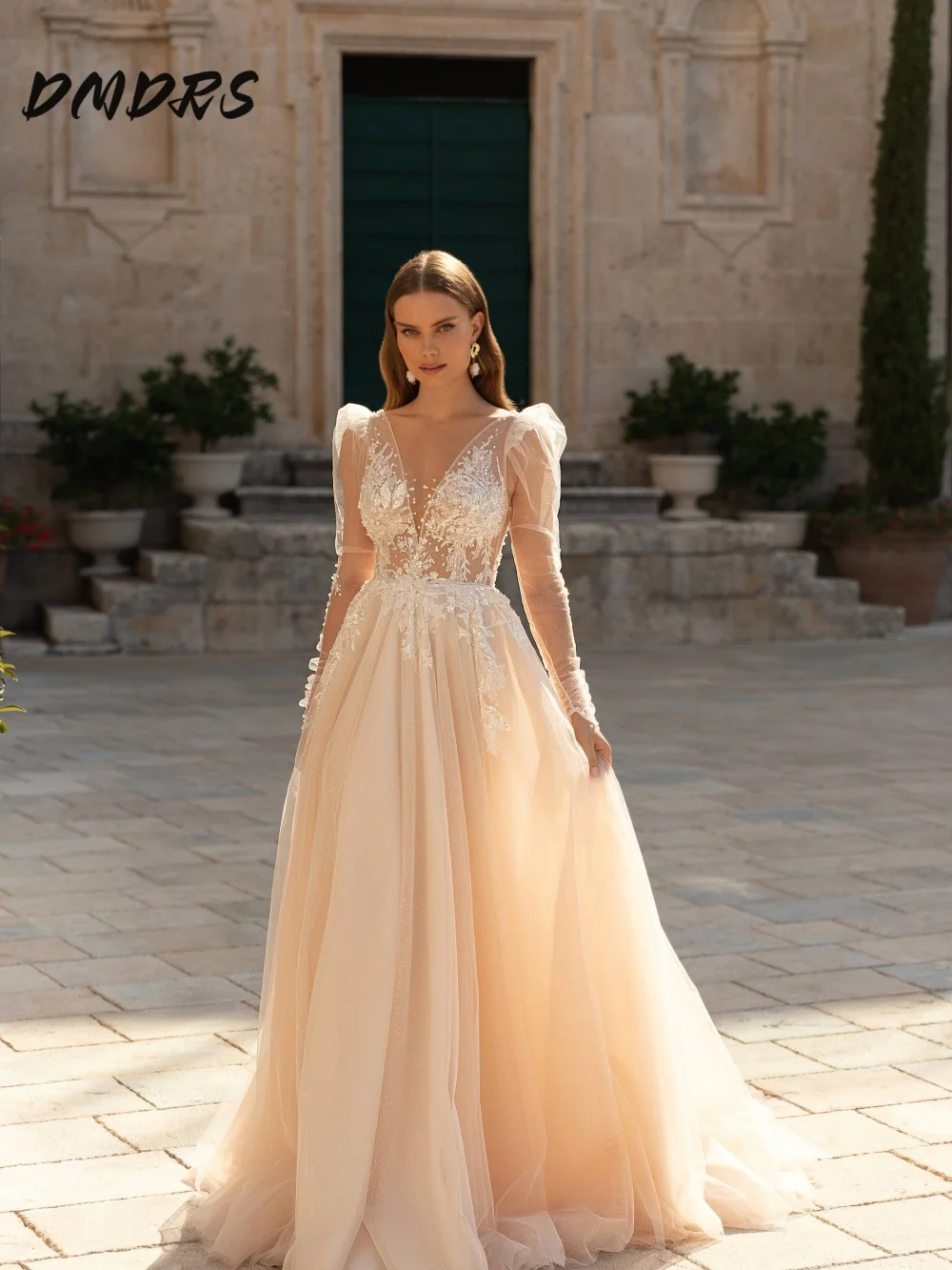 

Elegant Long Sleeve Bridal Gown 2025 Romantic Applique Wedding Dress Graceful lace A-line Floor-Length Gown Customized