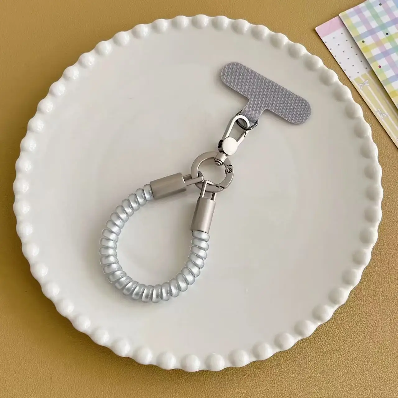 Tragbarer TPU-Handy-Handgelenkriemen, Spiralförmiges Telefonkabel, Abnehmbarer Metallverschluss, Handyhüllen-Charm-Riemen, Anti-Verlust-Handy-Handgelenkskette – Detail 15
